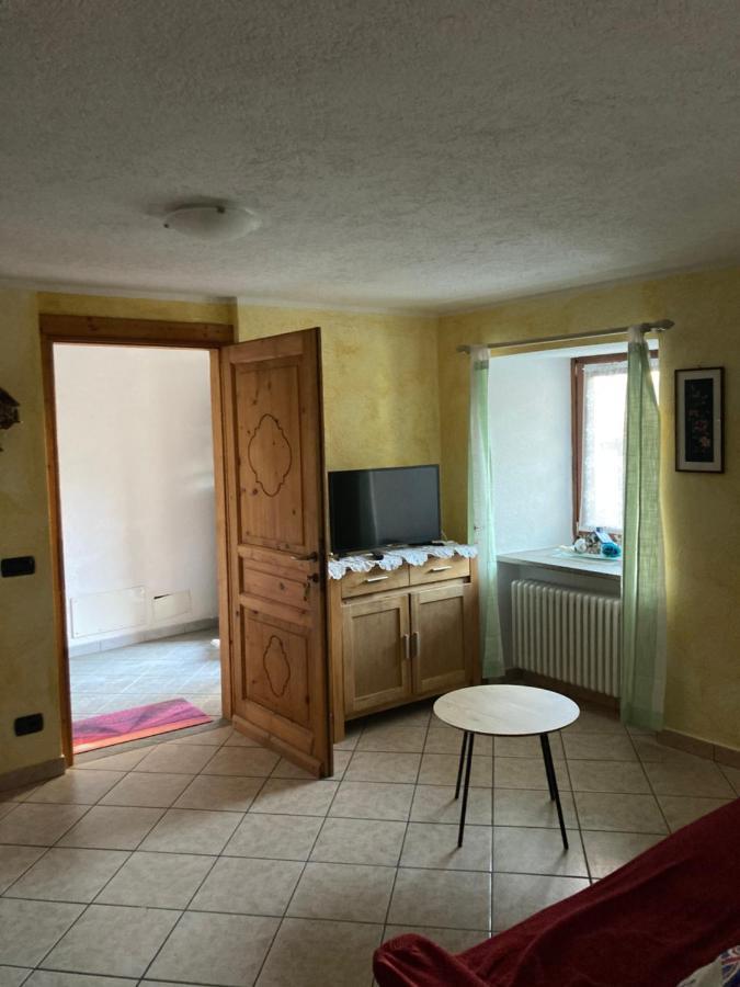 Apartament Chez Giusi La Salle Zewnętrze zdjęcie